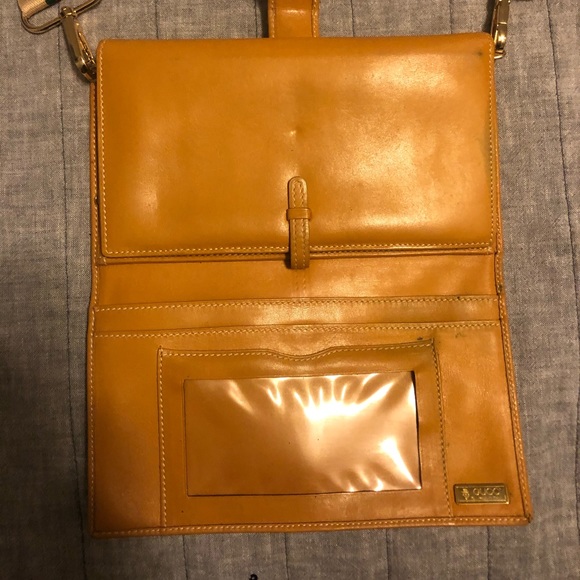 Vintage Gucci Logo Wallet with Crossbody Strap - Picture 2 of 5